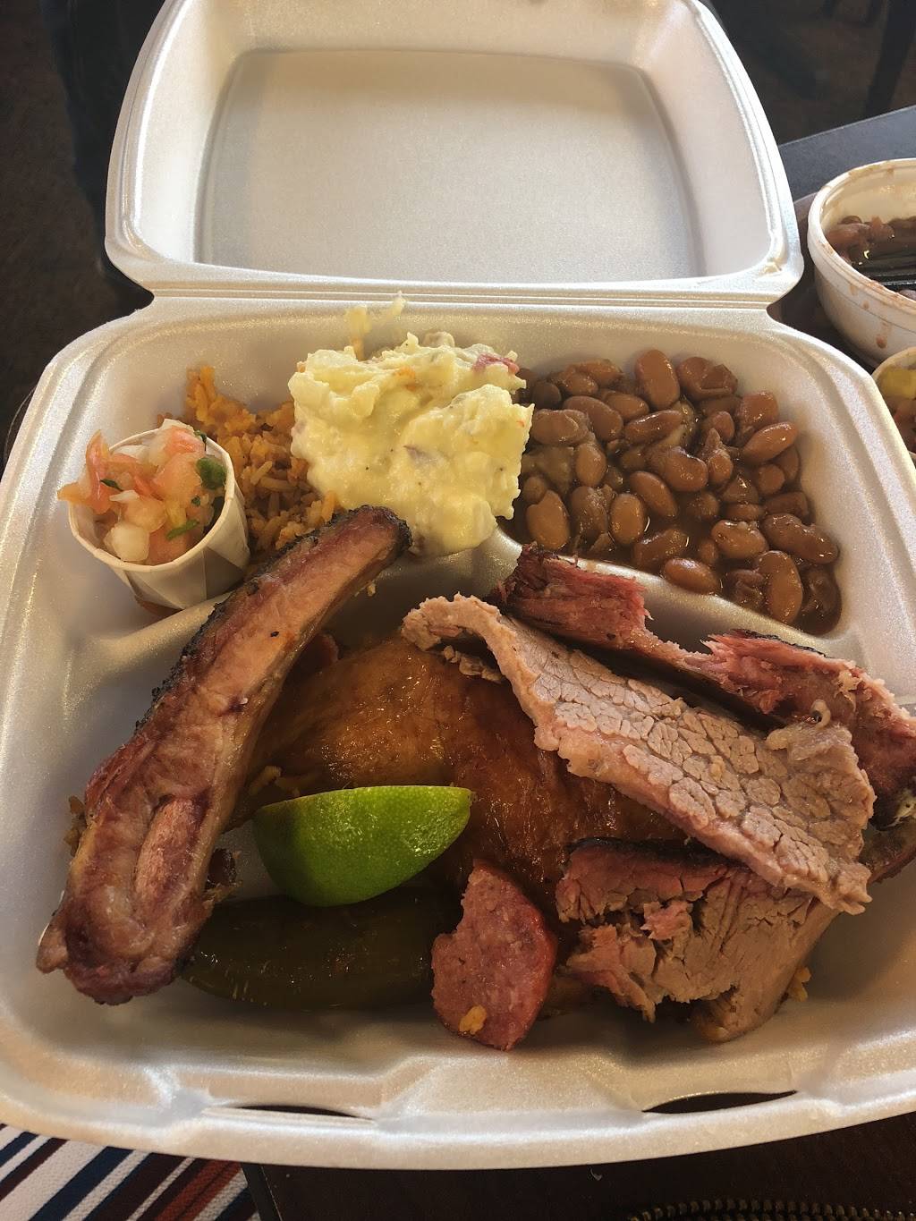 Bill Miller Bar-B-Q | restaurant | 1030 E, E César E. Chávez Blvd, San Antonio, TX 78210, USA | 2105343323 OR +1 210-534-3323