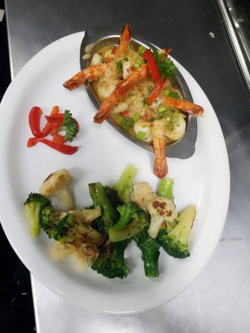 Leos House | restaurant | 7911 W 26th Ave, Hialeah, FL 33016, USA | 7863605652 OR +1 786-360-5652