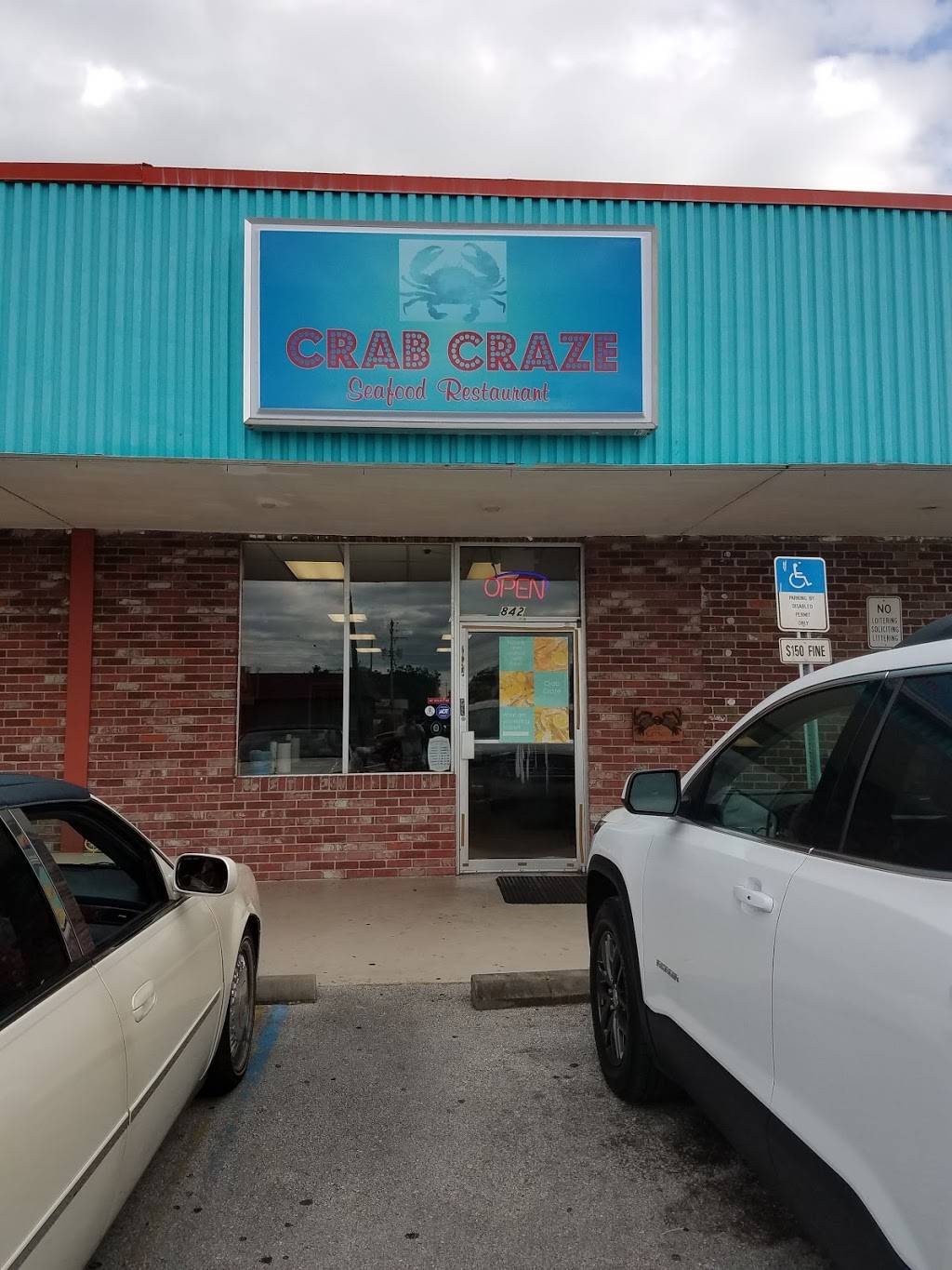 Crab Craze | restaurant | 842 6th St NW, Winter Haven, FL 33881, USA | 8632684771 OR +1 863-268-4771