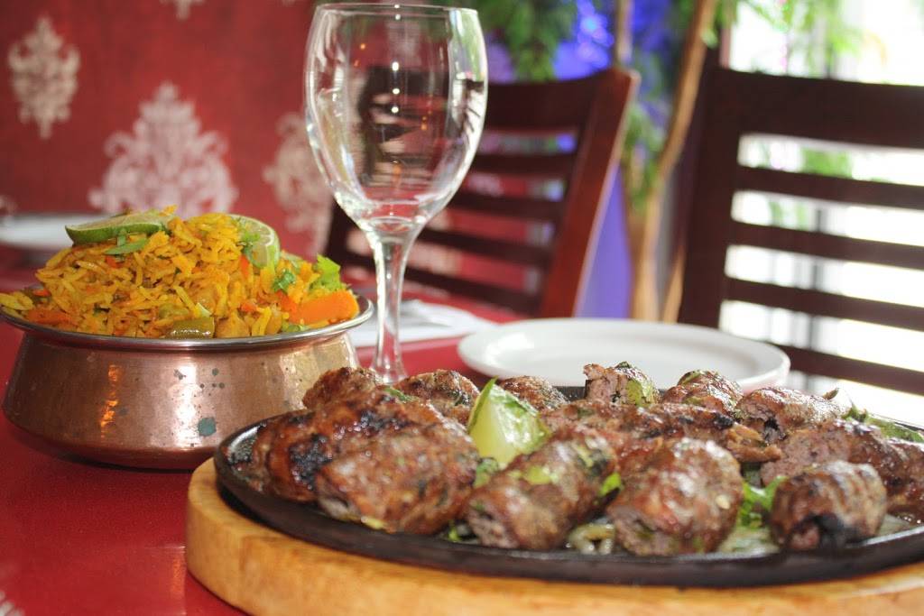 Royal Tandoori Granby | restaurant | 376 Rue Principale, Granby, QC J2G 5L9, Canada | 4505741122 OR +1 450-574-1122