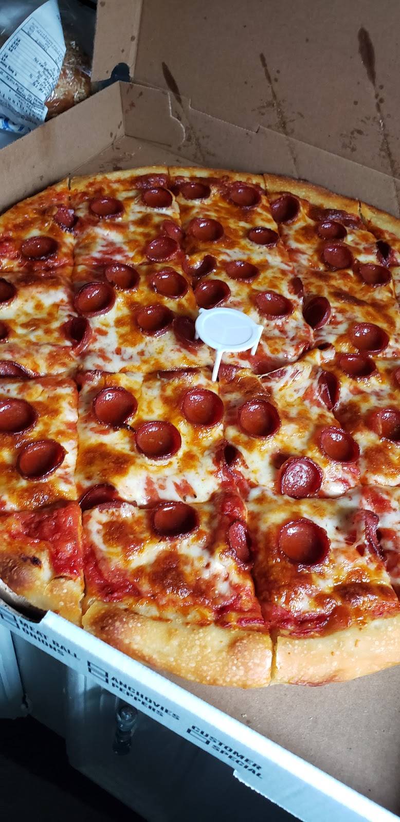 Chubbys Pizza | restaurant | 16 French Lea Rd, West Seneca, NY 14224, USA | 7166758600 OR +1 716-675-8600
