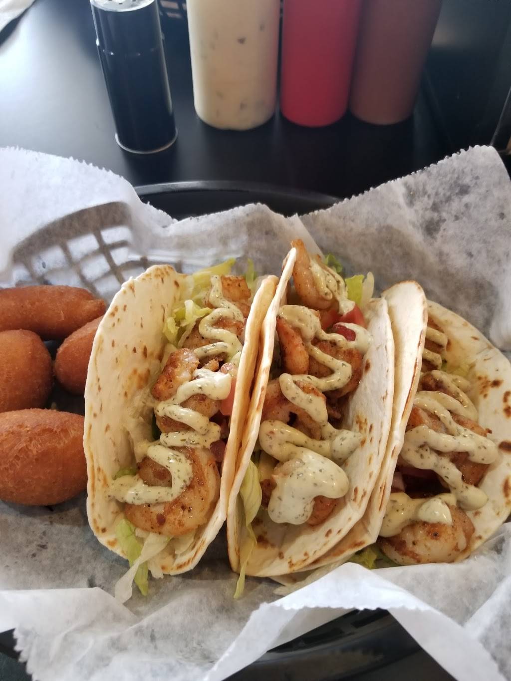 Low Country Shrimper | restaurant | 105 E Butler Rd, Mauldin, SC 29662, USA | 8645341520 OR +1 864-534-1520