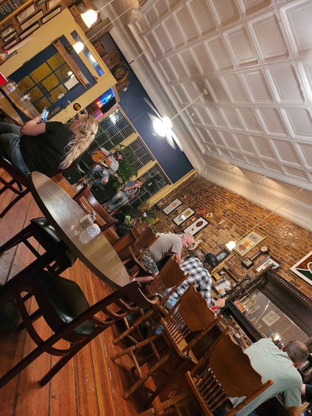 Bellamy Cafe | cafe | 104 Main St E, Wartrace, TN 37183, USA | 9313893821 OR +1 931-389-3821