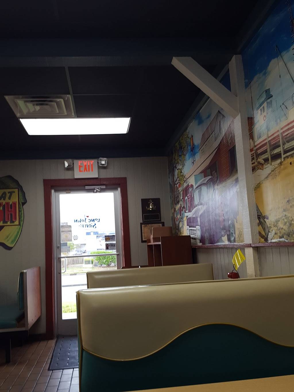 Long John Silvers | restaurant | 218 Lincoln Hwy, Fairview Heights, IL 62208, USA | 6186328074 OR +1 618-632-8074