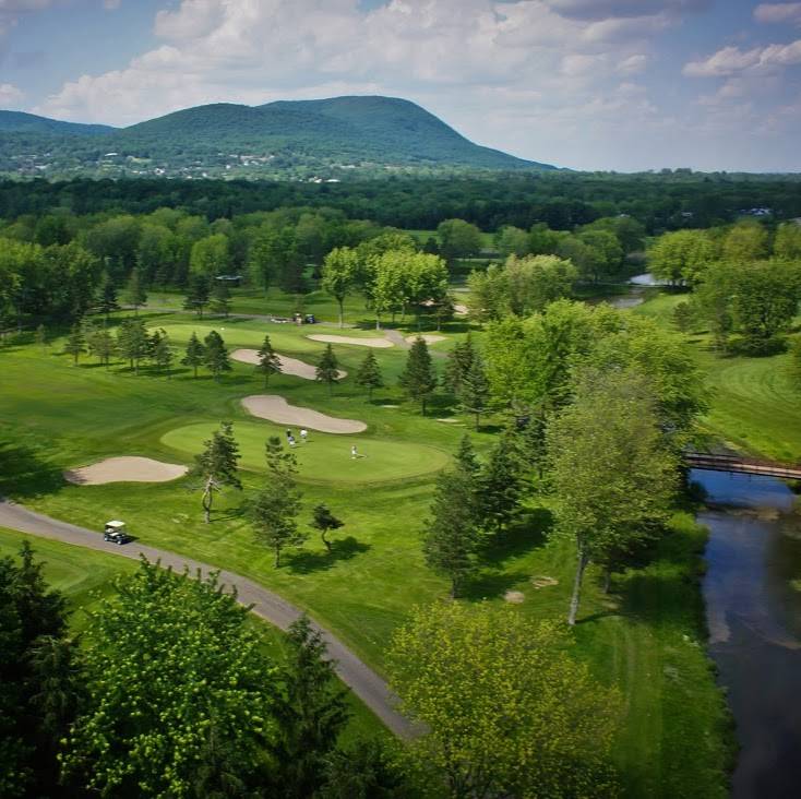 Golf Area De Rouville | restaurant | 4230 Rang de la Rivière N, Saint-Jean-Baptiste, QC J0L 2B0, Canada | 4504643903 OR +1 450-464-3903