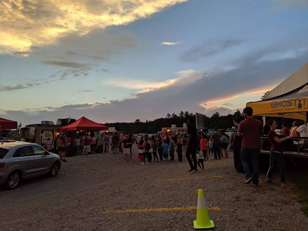 Grand River Drive-In & The Backyard | restaurant | 1451 Grand River Pkwy, Leeds, AL 35094, USA | 2053529180 OR +1 205-352-9180