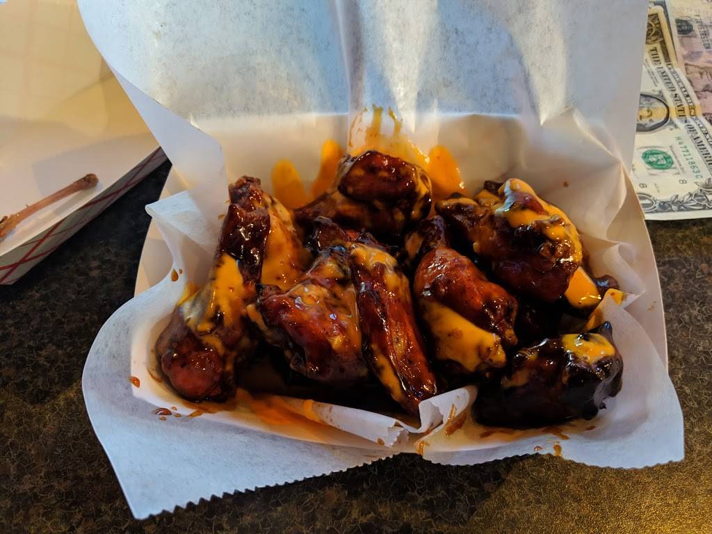 The Southern Stop | restaurant | N1083 Co Hwy U, Genoa City, WI 53128, USA | 2622793233 OR +1 262-279-3233