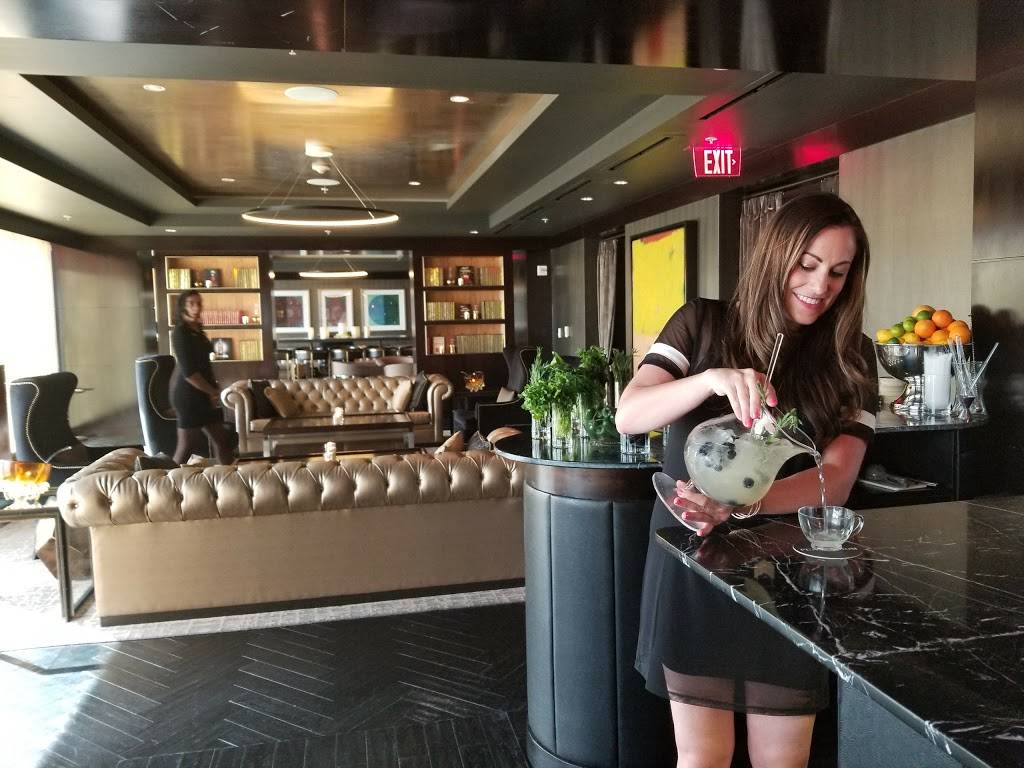 The Punch Room | restaurant | 201 E Trade St, Charlotte, NC 28202, USA | 7045472244 OR +1 704-547-2244