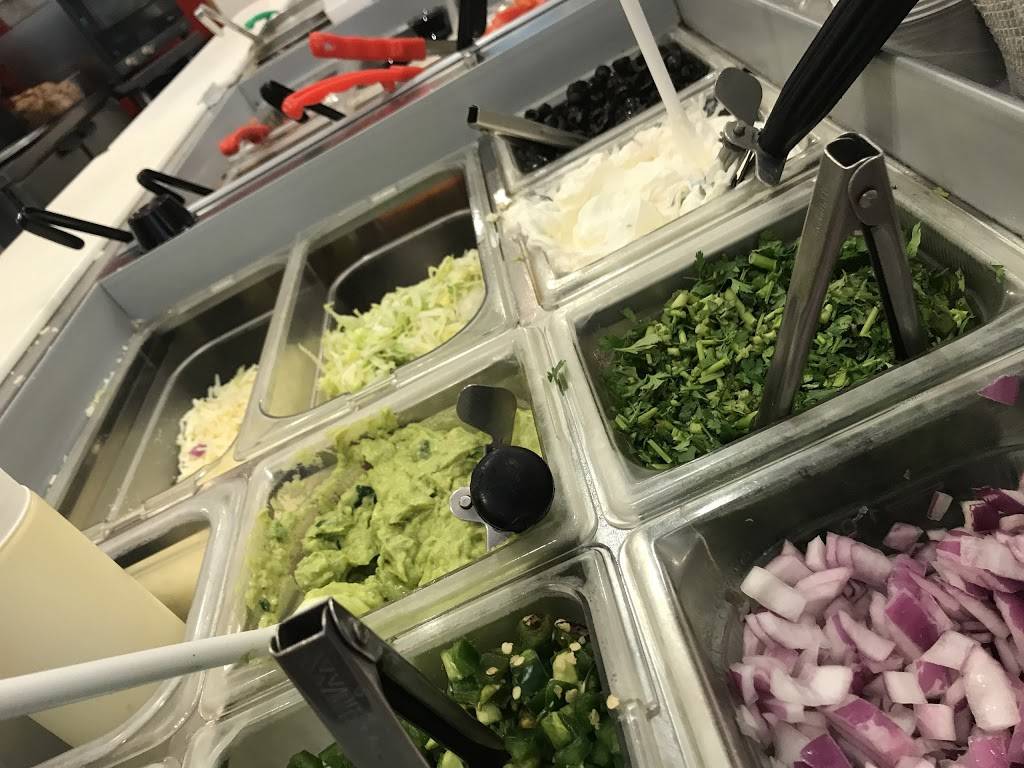 Fast Burrito Mexican Grill | restaurant | 111 Monument Cir #120, Indianapolis, IN 46204, USA | 3179178090 OR +1 317-917-8090