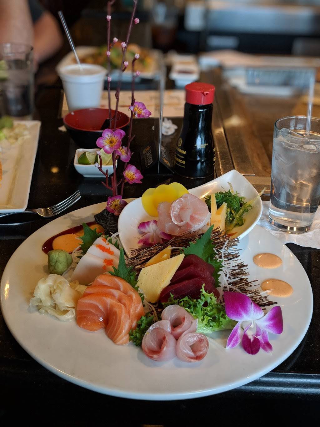 Hana Japanese Steakhouse | restaurant | 1620 Western Ave, Albany, NY 12203, USA | 5184524262 OR +1 518-452-4262