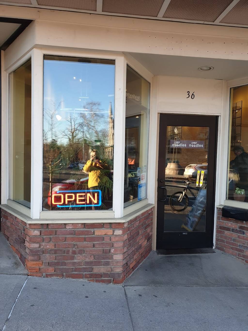 Crazy Noodles | restaurant | 36 Main St, Amherst, MA 01002, USA | 4132533287 OR +1 413-253-3287