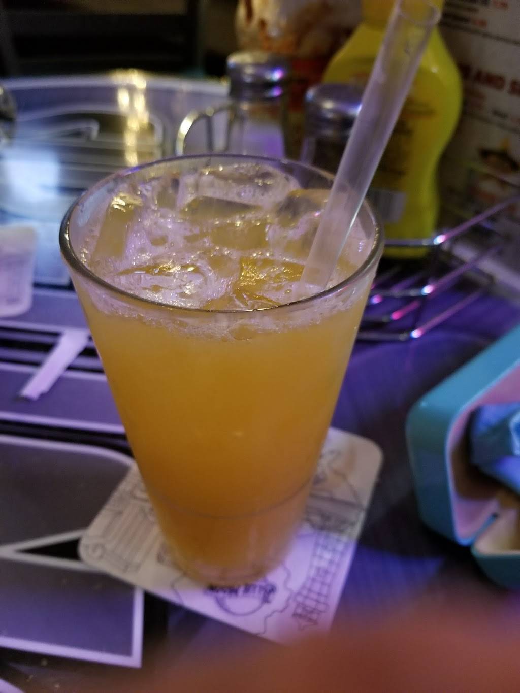 Sidelines Sports Bar & Grill | restaurant | 2 S. Sharp Street, Millville, NJ 08332, USA | 8568251667 OR +1 856-825-1667