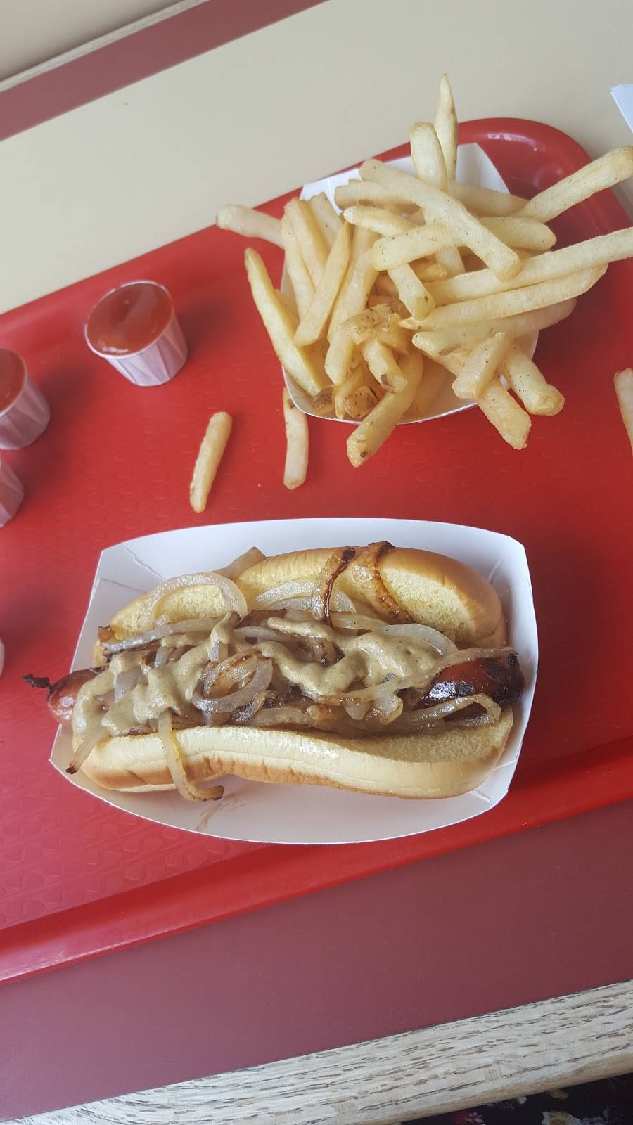 Salt City Dogs | restaurant | 401 Northern Lights Plaza, Syracuse, NY 13212, USA | 3154544271 OR +1 315-454-4271