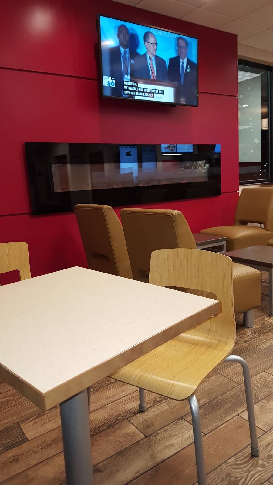 Wendys | restaurant | 556 Hubbard Ave, Pittsfield, MA 01201, USA | 4132426215 OR +1 413-242-6215