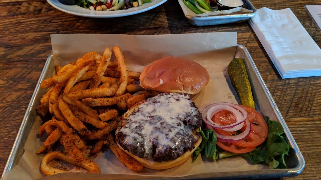 WZ Tavern East Cobb | restaurant | 3052 Shallowford Rd, Marietta, GA 30062, USA | 7709773712 OR +1 770-977-3712