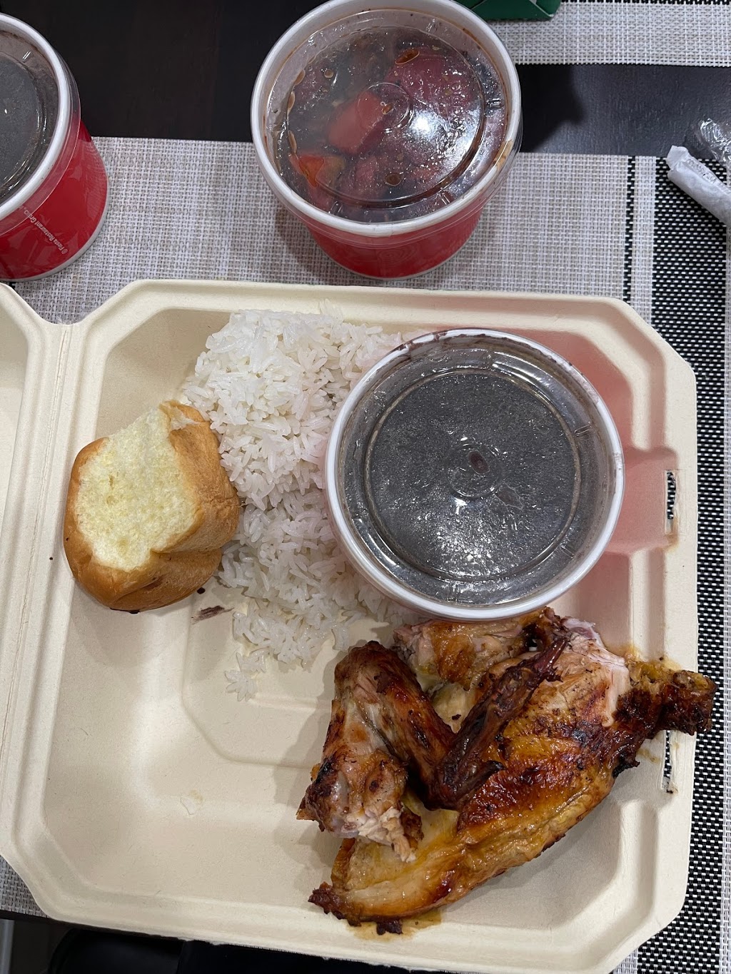 Pollo Tropical | restaurant | 2490 W 60th St, Hialeah, FL 33016, USA | 3058282032 OR +1 305-828-2032