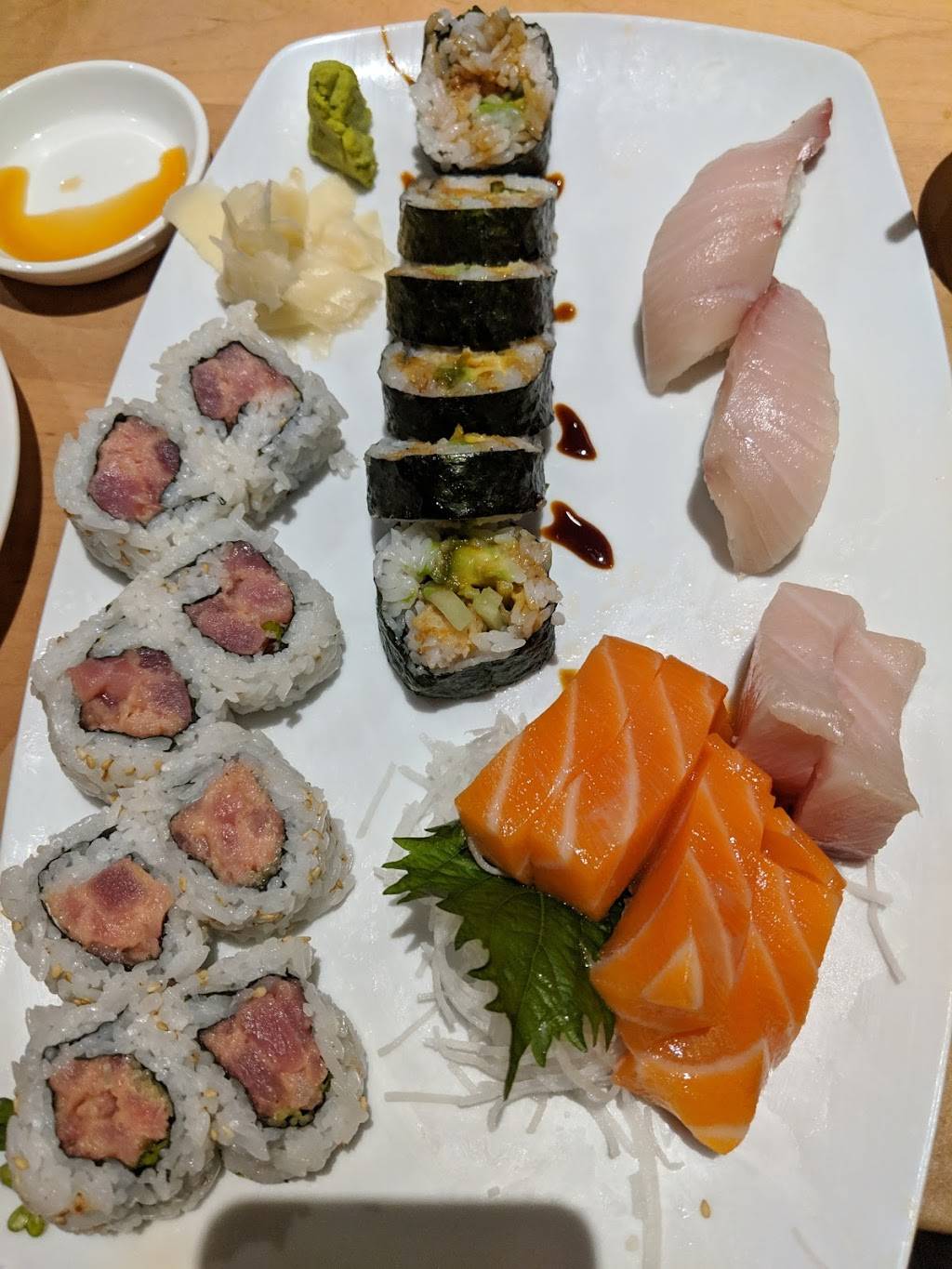 Sushi Zushi | restaurant | 18720 Stone Oak Pkwy #154, San Antonio, TX 78258, USA | 2105456100 OR +1 210-545-6100