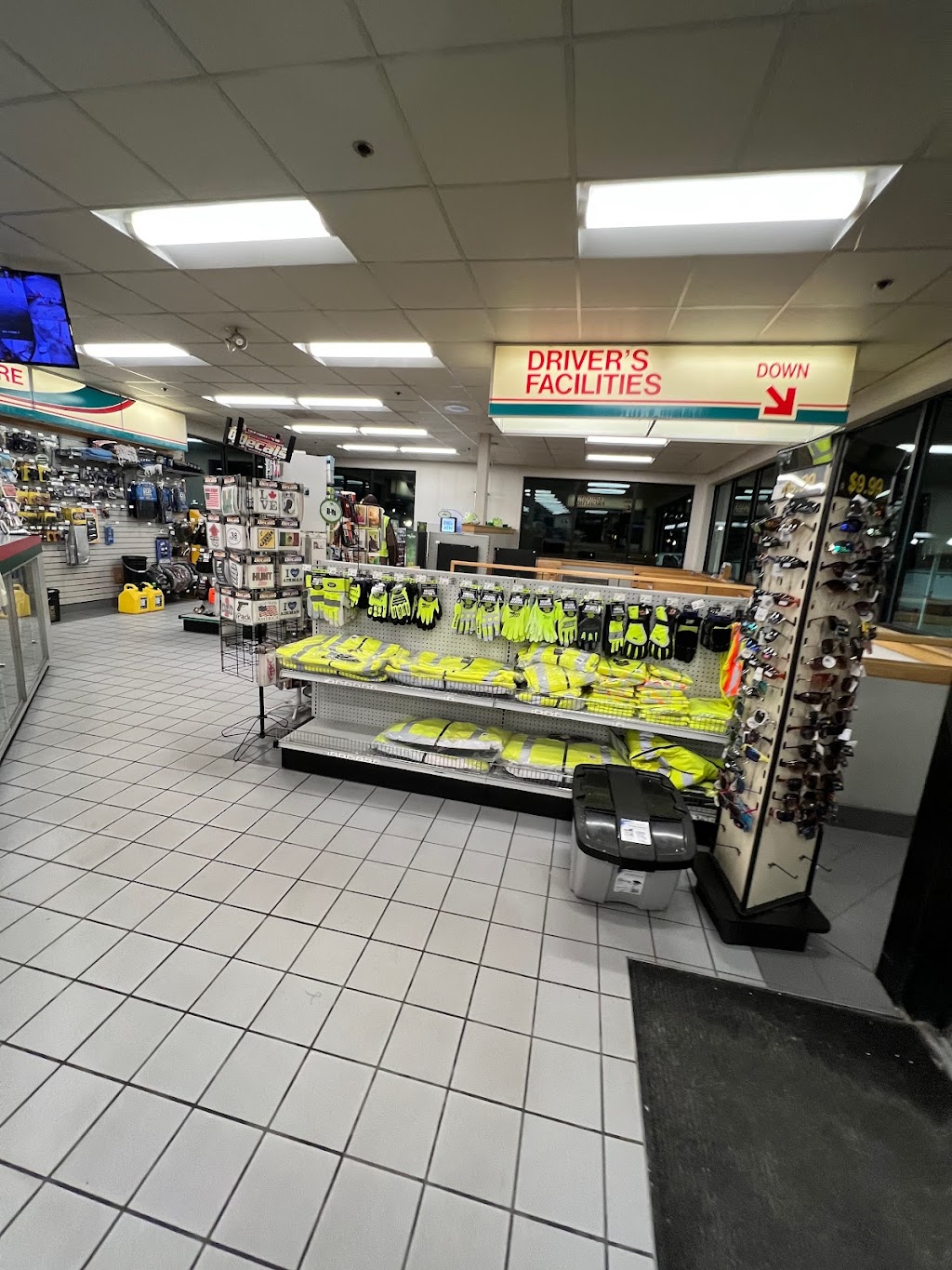 Flynns Truck Stop | restaurant | 307 Hartford Turnpike, Shrewsbury, MA 01545, USA | 5087539698 OR +1 508-753-9698