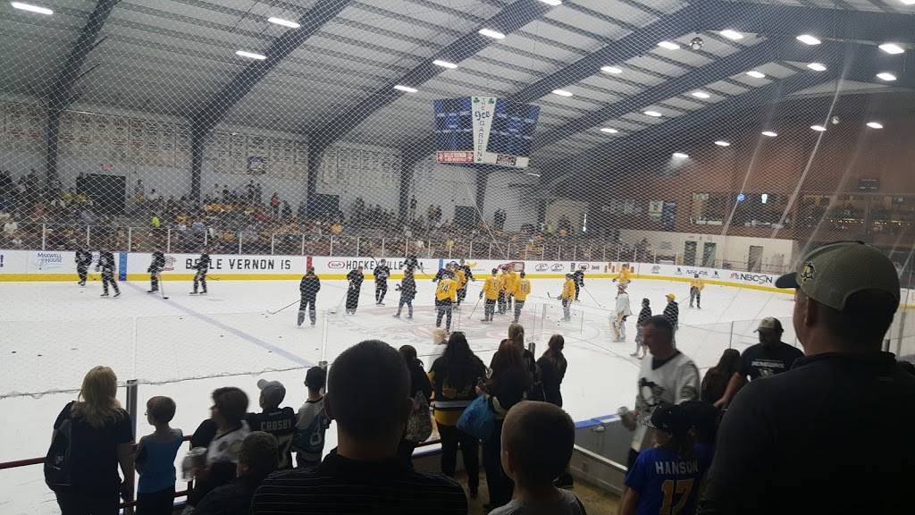 Rostraver Ice Garden | restaurant | 101 Gallitin Rd, Belle Vernon, PA 15012, USA | 7243797100 OR +1 724-379-7100