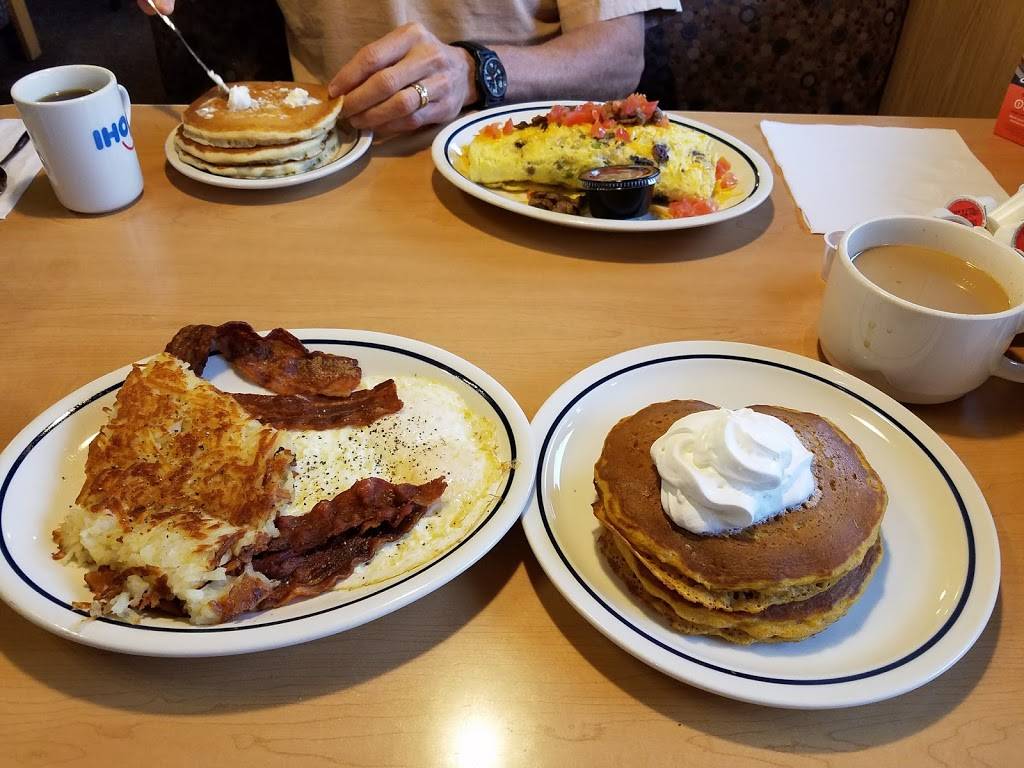 IHOP | restaurant | 702 S Citrus Ave, Covina, CA 91723, USA | 6269661241 OR +1 626-966-1241