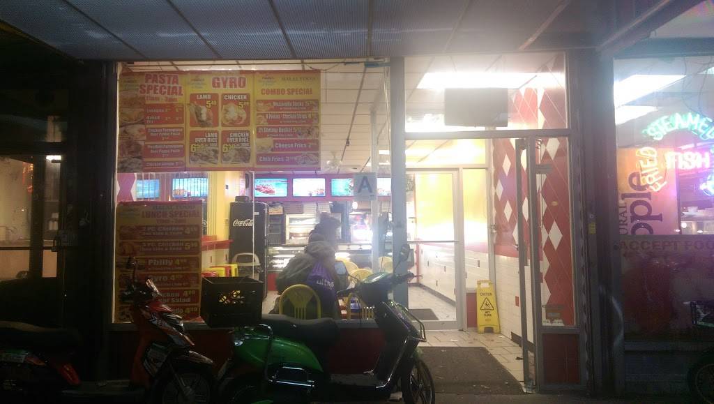 Palace on Broadway Fried chicken & pizza | restaurant | 48-12 Broadway, Astoria, NY 11103, USA | 7184069661 OR +1 718-406-9661