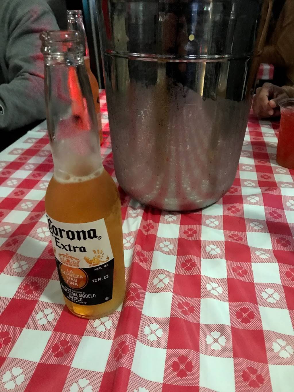 Malecon Bar & Restaurante | restaurant | 137 Chestnut St, Springfield, MA 01104, USA | 4132858407 OR +1 413-285-8407