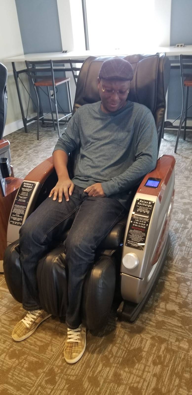 Charleys Philly Steaks | restaurant | 1600 Premium Outlets Blvd, Norfolk, VA 23502, USA | 3176361600 OR +1 317-636-1600