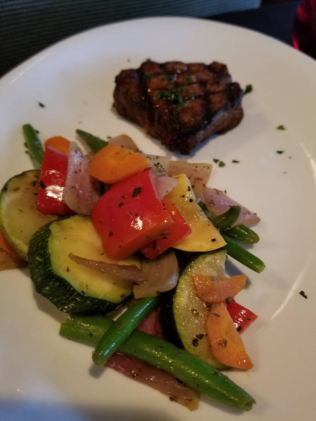 The Chophouse | restaurant | 1 American Way, Warren, OH 44484, USA | 3308562121 OR +1 330-856-2121