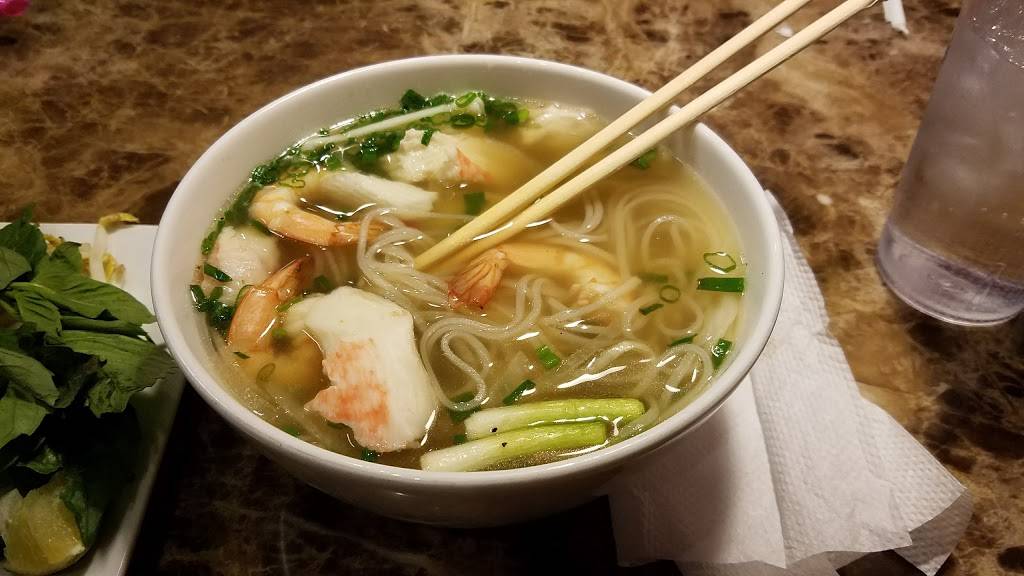 Mai Pho Restaurant | restaurant | 2315 Edgewood Rd SW, Cedar Rapids, IA 52404, USA | 3193964337 OR +1 319-396-4337