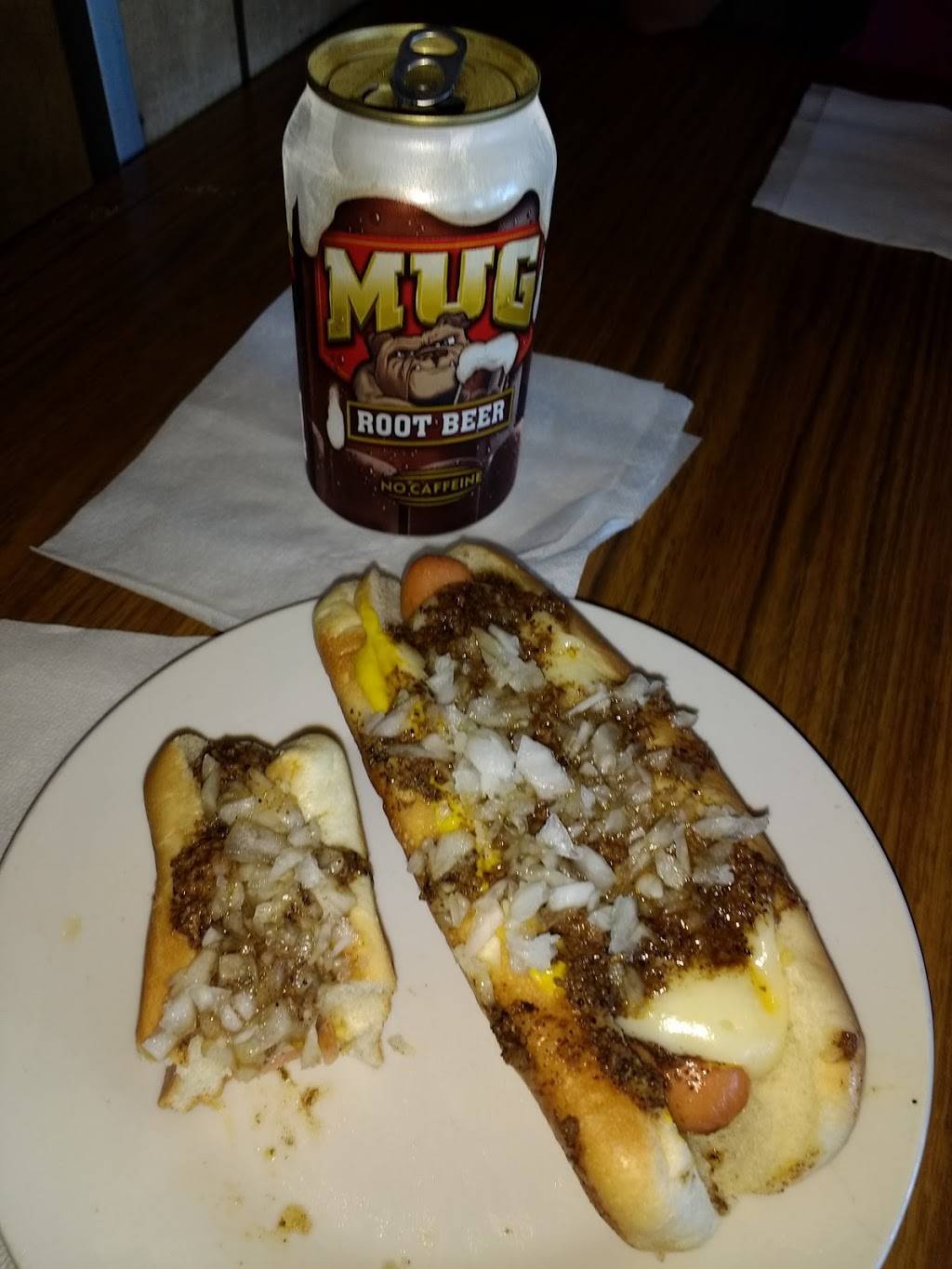 Grahams hot dogs | restaurant | 931 Bedford St, Fall River, MA 02723, USA | 5086789574 OR +1 508-678-9574