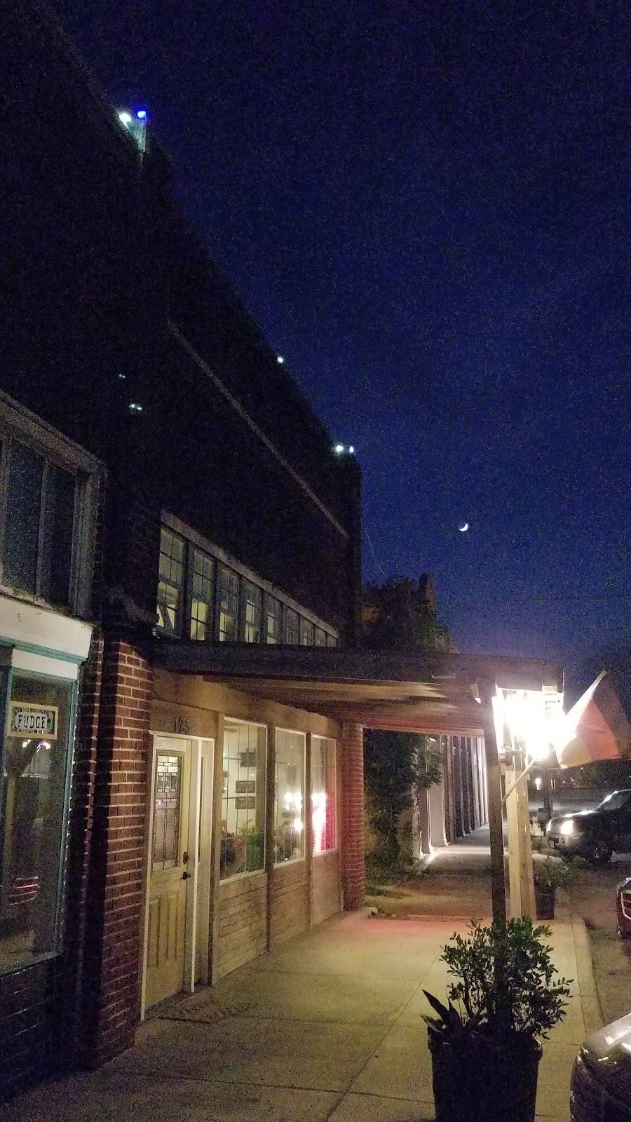 Hausgarten Edelweiss | restaurant | 125 E Clark St, Bartlett, TX 76511, USA | 5128592323 OR +1 512-859-2323