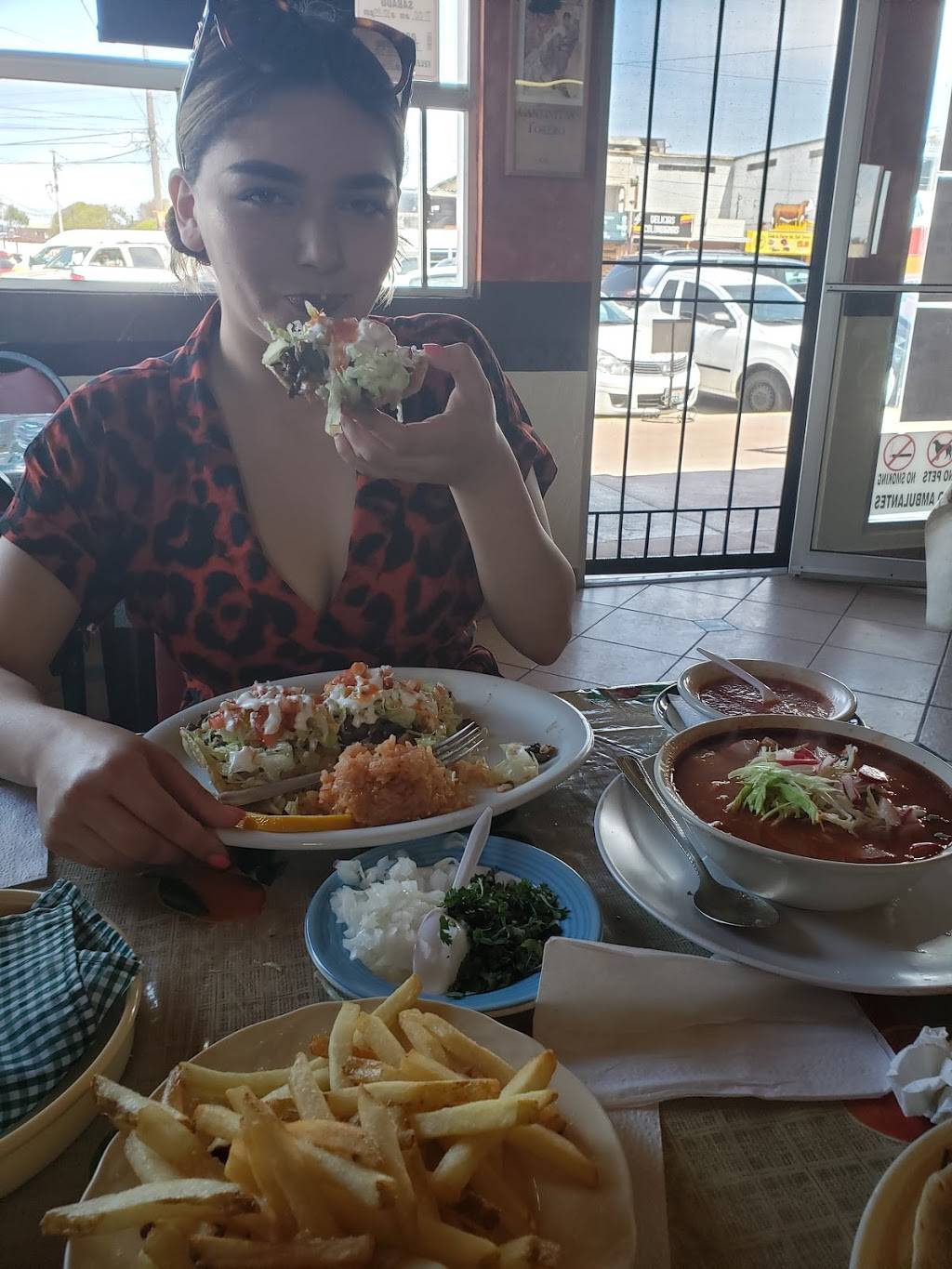 La Cocina de la Abuela | restaurant | Blvd. Benito Juárez 318, Centro Playas, 22700 Rosarito, B.C., Mexico | 016611200118 OR +52 661 120 0118