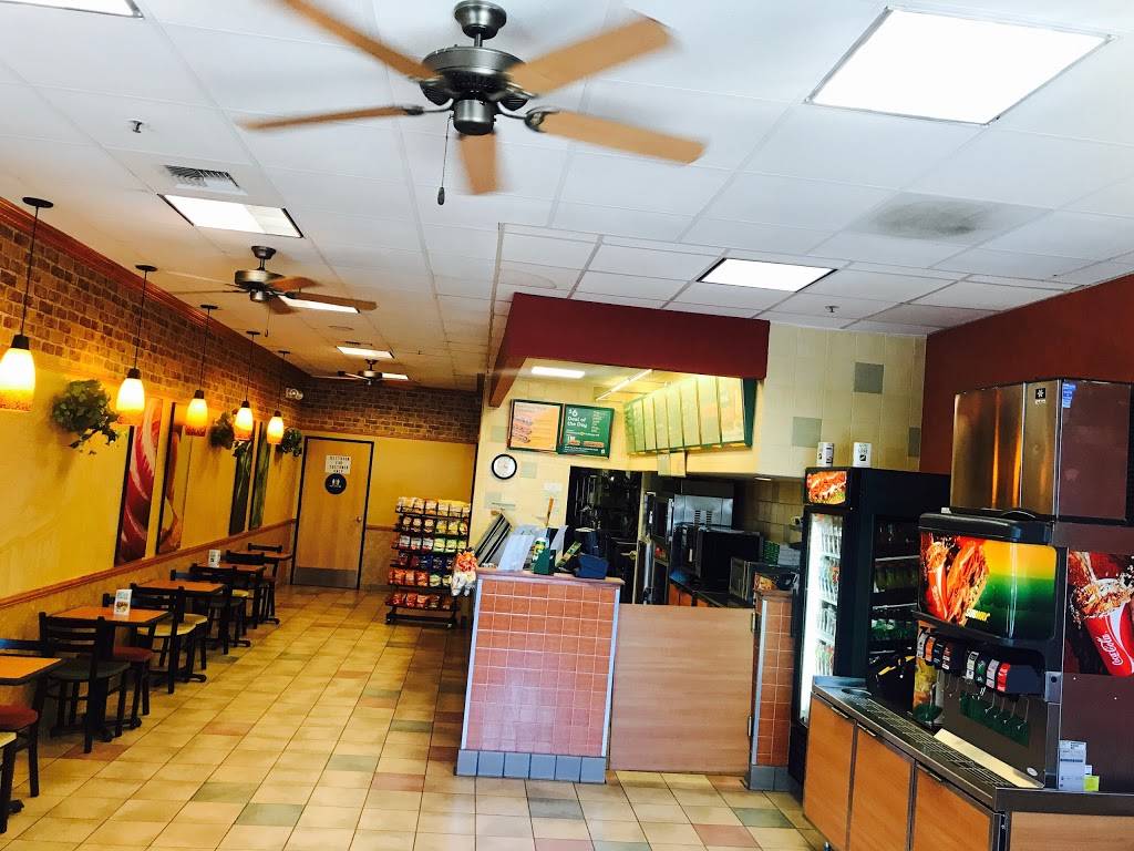 Subway Restaurants | restaurant | Piazza Rubino, 101 E Vineyard Ave Suite 131, Livermore, CA 94550, USA | 9254841444 OR +1 925-484-1444