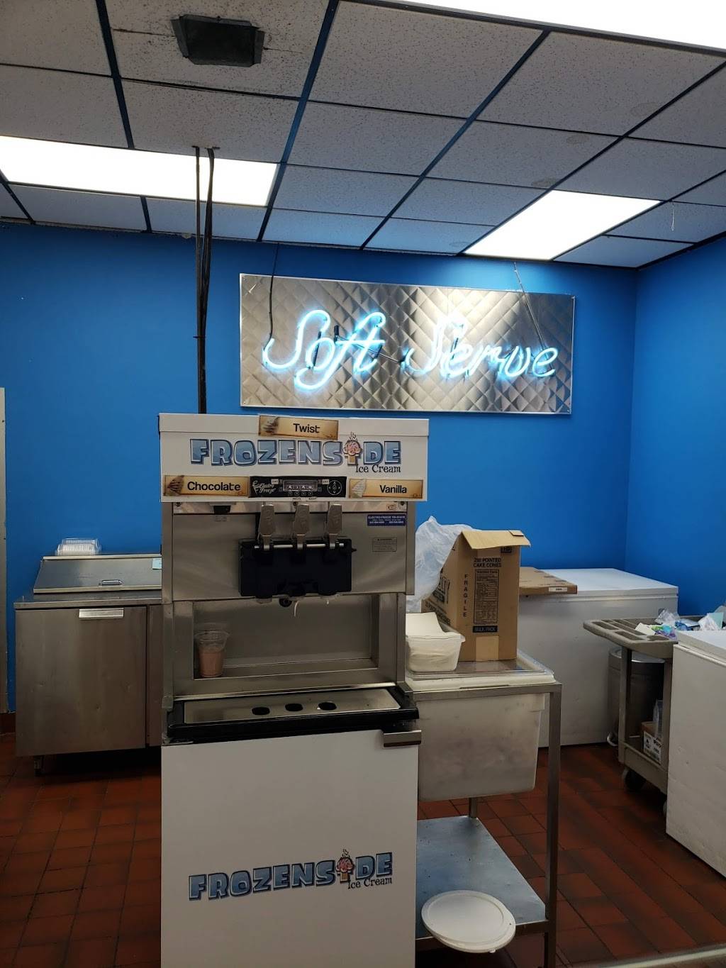 Frozen side Ice Cream | restaurant | 3286 Long Beach Rd, Oceanside, NY 11572, USA | 5162860077 OR +1 516-286-0077