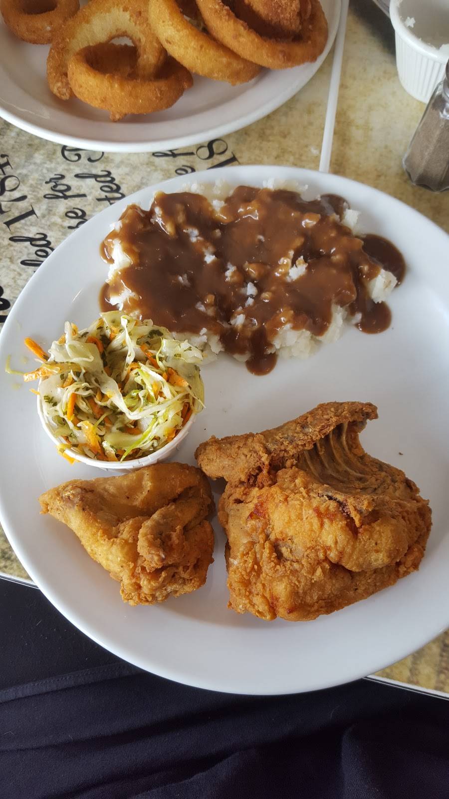 Marias Restaurant | meal takeaway | 131 Sandwich St S, Amherstburg, ON N9V 1Z9, Canada | 5197364000 OR +1 519-736-4000