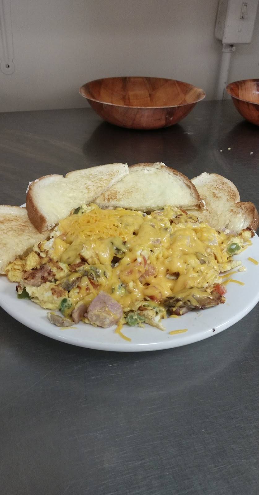 The Main Dish | restaurant | 219 Main St S, Luck, WI 54853, USA | 7154722378 OR +1 715-472-2378