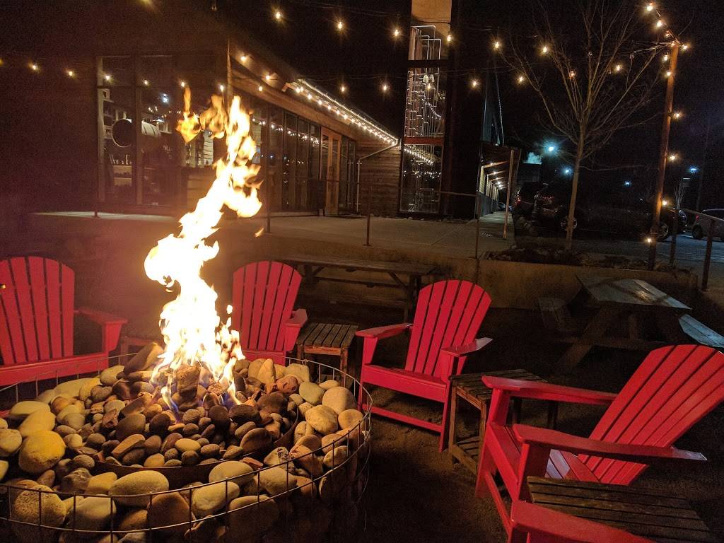 Hollywood Tavern | restaurant | 14501 Redmond-Woodinville Rd NE, Woodinville, WA 98072, USA | 4254817703 OR +1 425-481-7703