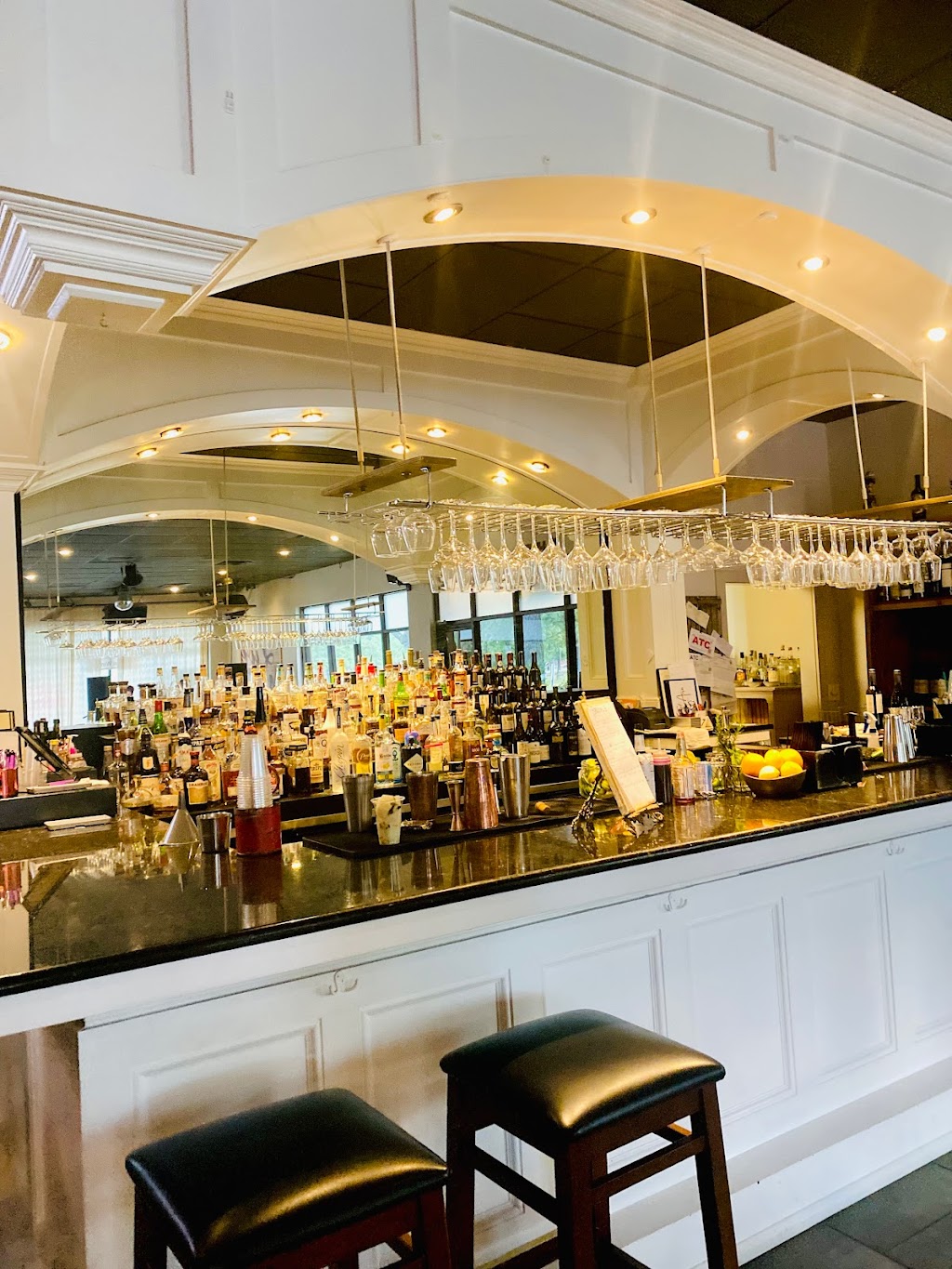 St Ann Wine Bar | night club | 22 St Ann Dr #2, Mandeville, LA 70471, USA | 9857780505 OR +1 985-778-0505