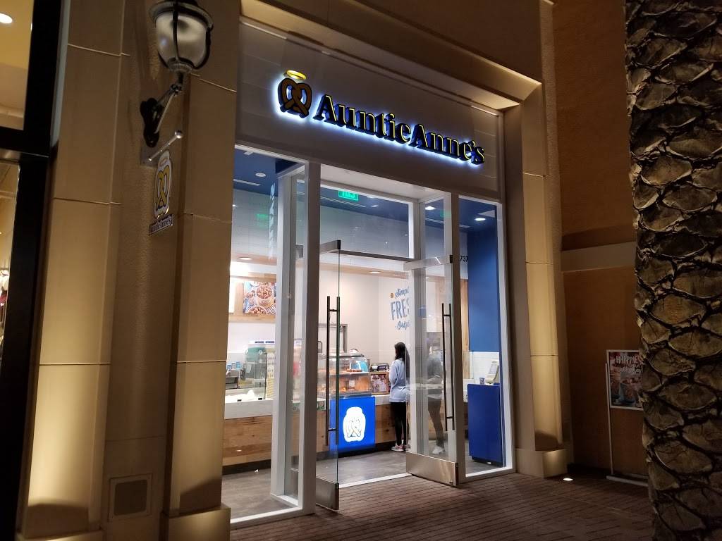 Auntie Annes Pretzels | cafe | 737 Spectrum Center Dr #220, Irvine, CA 92618, USA | 9494530643 OR +1 949-453-0643