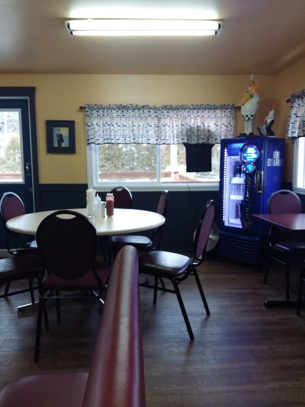 Casse-Croute Chez Claudette | restaurant | 150 Chemin de Ste Marguerite, Sainte-Marguerite-du-Lac-Masson, QC J0T 1L0, Canada | 4502282633 OR +1 450-228-2633