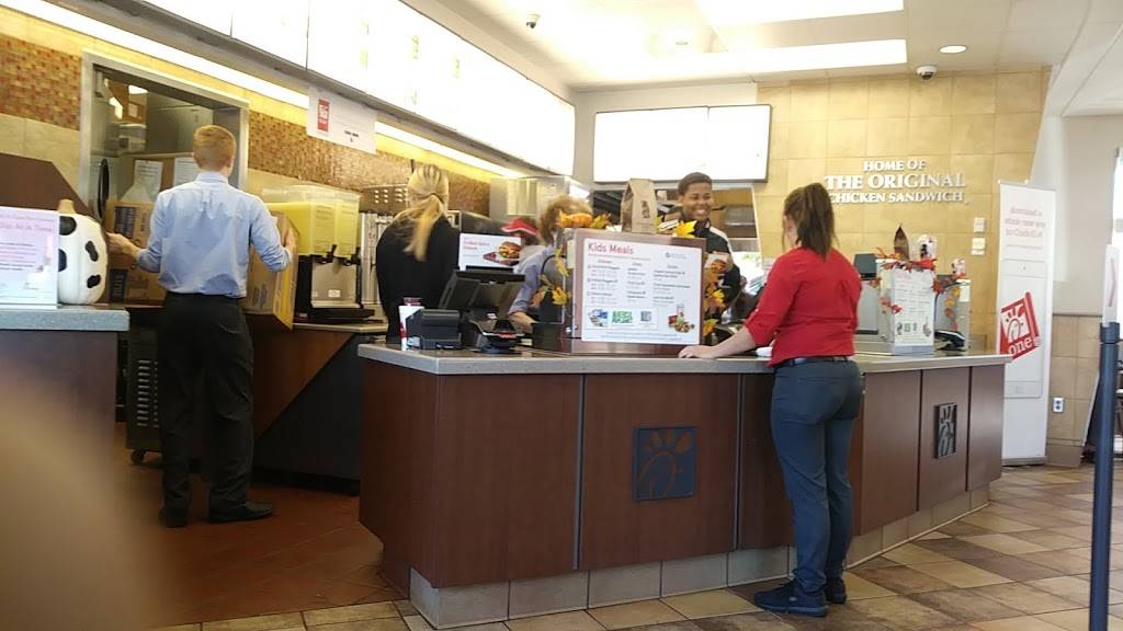 Chick-fil-A | restaurant | 2885 S Orange Ave, Orlando, FL 32806, USA | 4074234933 OR +1 407-423-4933