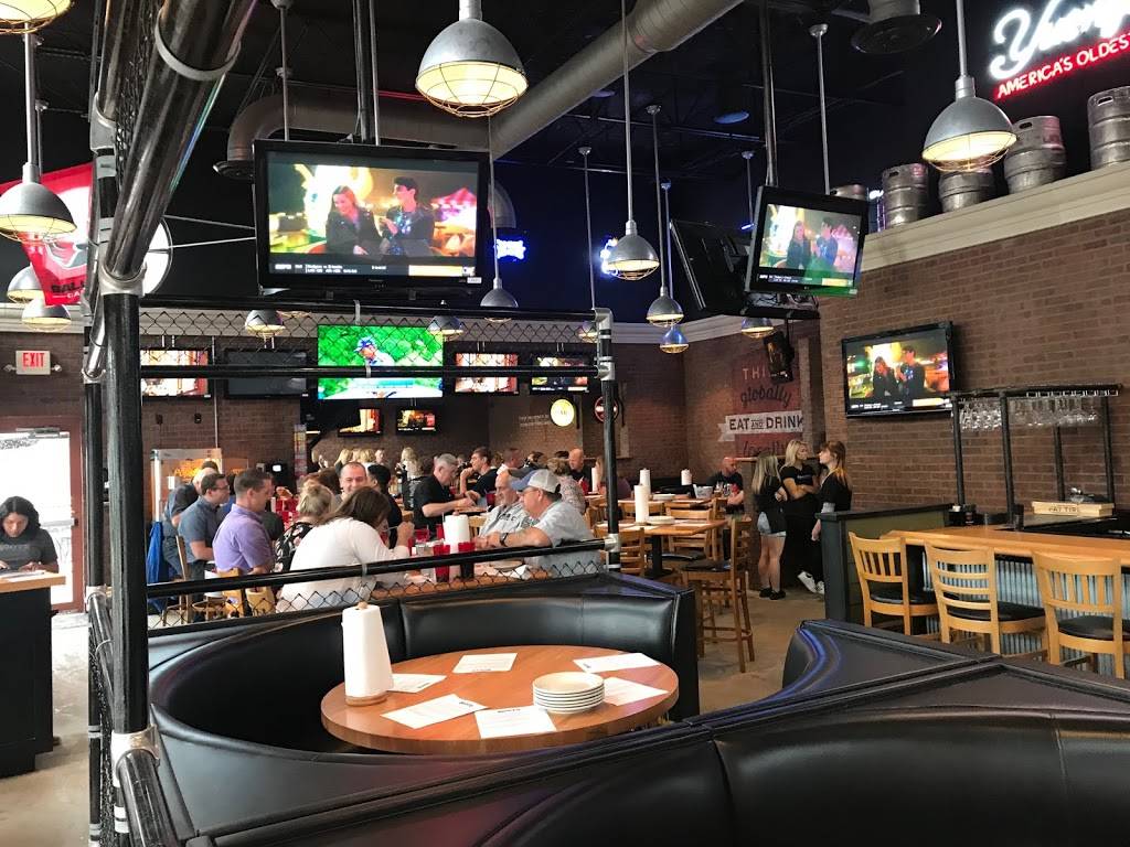 Roots Burger Bar | restaurant | 1700 W University Ave, Muncie, IN 47303, USA | 7652166026 OR +1 765-216-6026