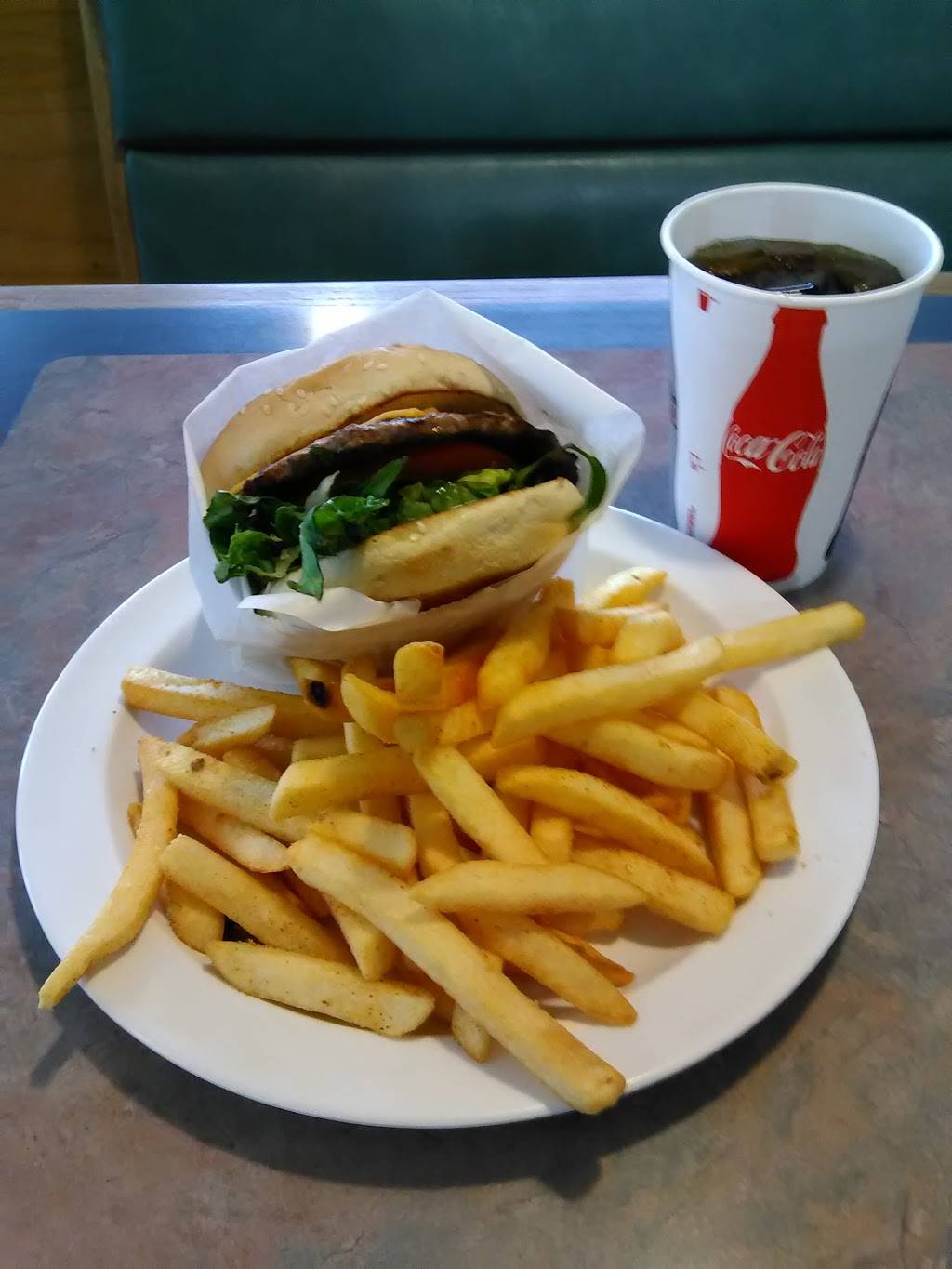 Georgies Place | restaurant | 3850 Atlantic Ave, Long Beach, CA 90807, USA | 5624269115 OR +1 562-426-9115