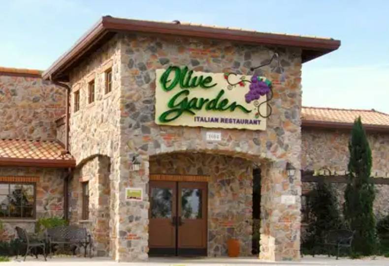 Olive Garden Italian Restaurant | meal takeaway | 6410 Grape Rd, Mishawaka, IN 46545, USA | 5742776503 OR +1 574-277-6503