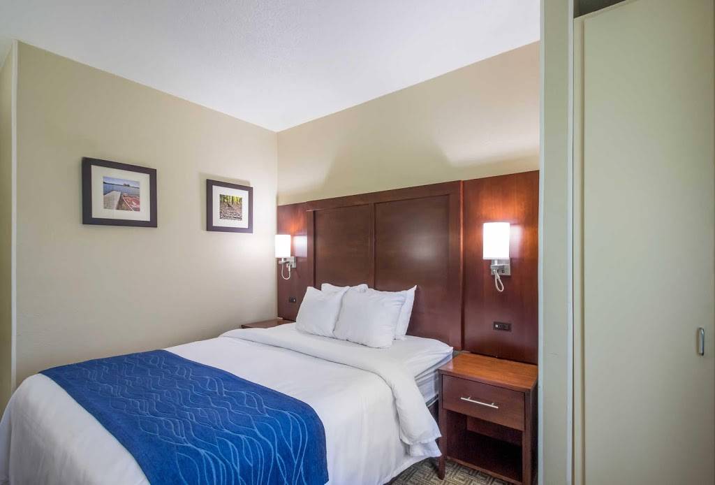 Comfort Inn | restaurant | 2841 Ramada Way, Green Bay, WI 54304, USA | 9204982060 OR +1 920-498-2060