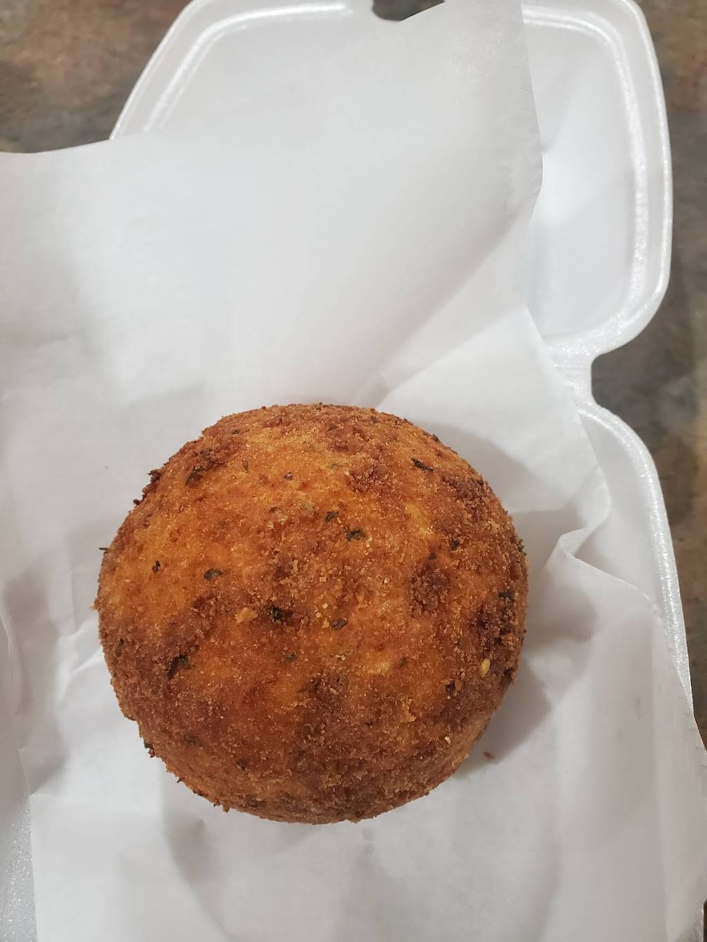 Mama Lucys | restaurant | 711 Huntington St, Utica, NY 13502, USA | 3157658004 OR +1 315-765-8004