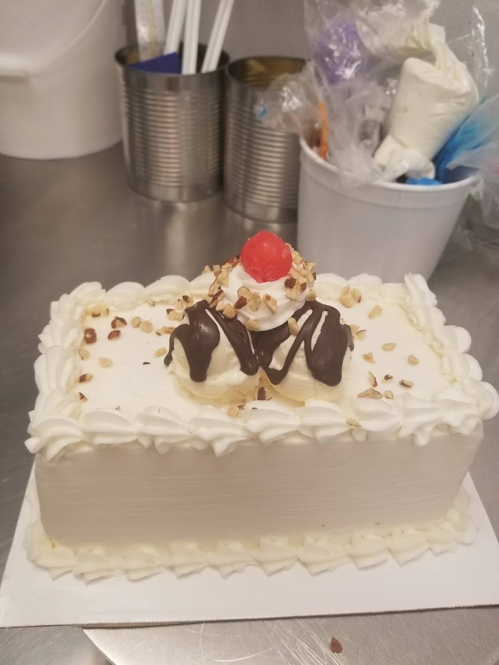 Dunkin | bakery | 5940 Ellis St, Fort Carson, CO 80913, USA | 7198005055 OR +1 719-800-5055