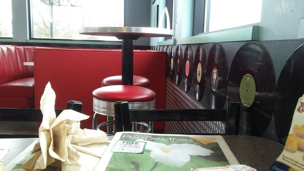 Mr Quick Drive In | restaurant | 5501 E Apple Ave, Muskegon, MI 49442, USA | 2317882393 OR +1 231-788-2393