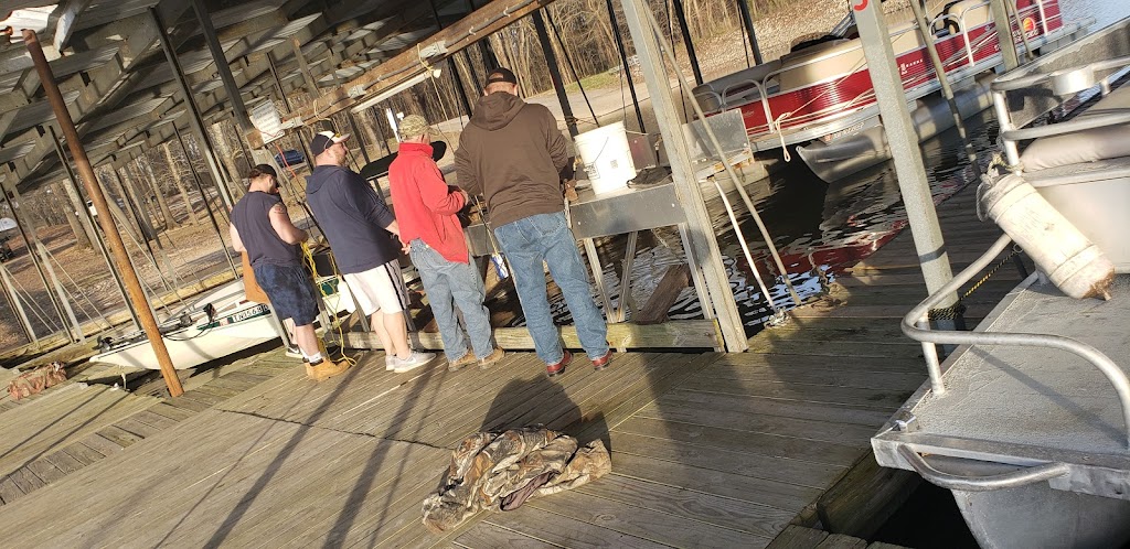 Sunset Bay Resort And Marina | restaurant | 60 Mansard Island Dr, Springville, TN 38256, USA | 7316425590 OR +1 731-642-5590