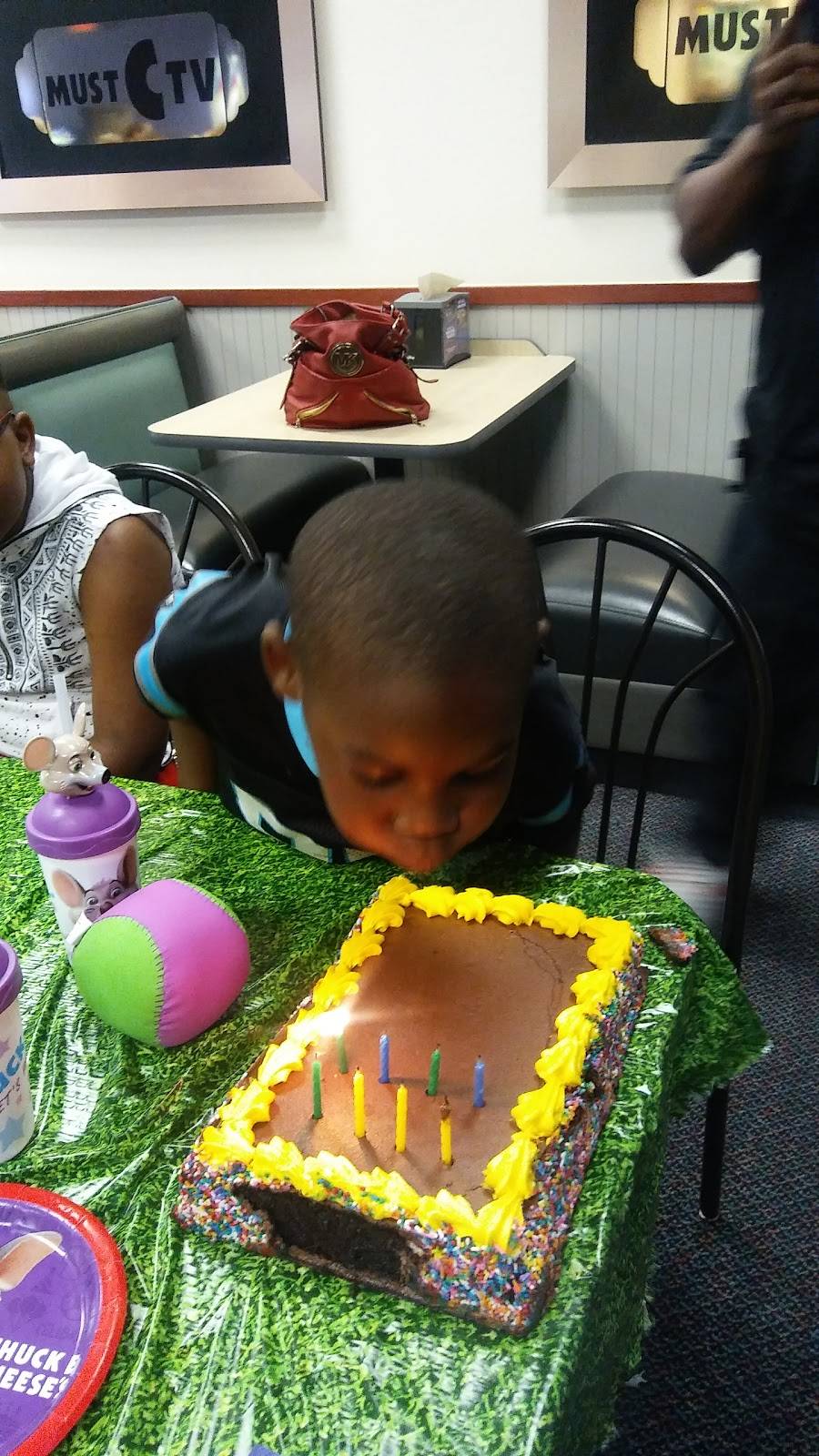 Chuck E. Cheeses | restaurant | 2032 Catawba Valley Blvd SE, Hickory, NC 28602, USA | 8283283694 OR +1 828-328-3694